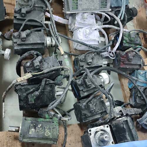 可维修安川7系伺服电机SGM7J-04AFC6S(400w)常议价