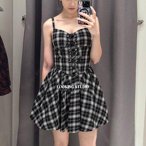 UR&DC2025秋季新款法式复古格纹打揽绑带收腰修身花苞吊带连衣裙