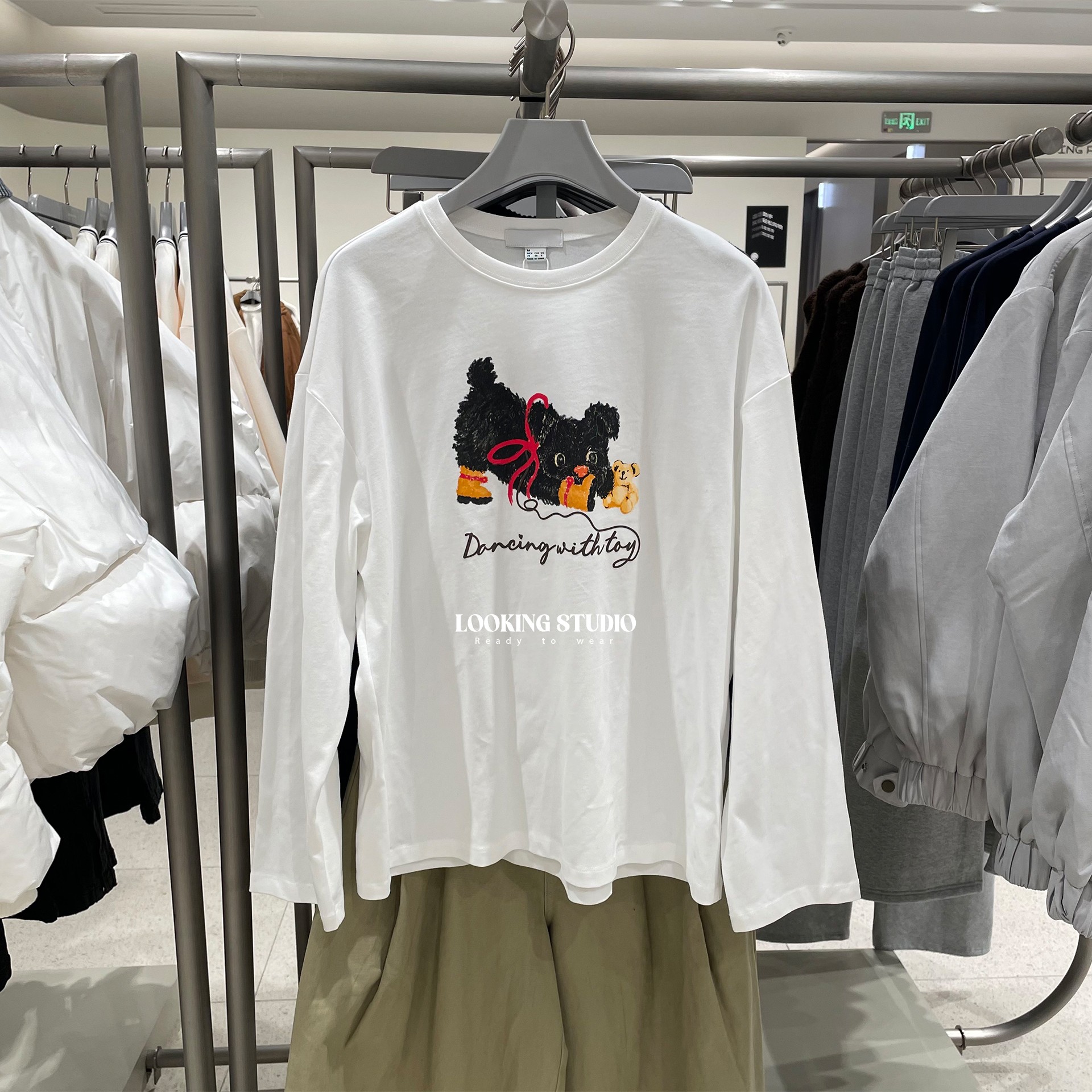 UR&DC2025冬季新款休闲趣味甜美风卡通小狗印花棉质圆领长袖T恤女