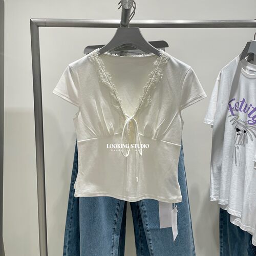 UR&DC2026夏季新款气质魅力拼接蕾丝系带V领短袖T恤女黑色短上衣