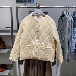 UR&DC2025冬季新款休闲蝴蝶结绗缝波浪纹排扣圆领薄款棉服外套女