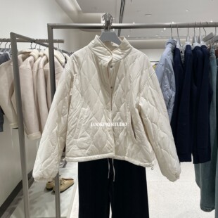 UR&DC2025冬季新款休闲立领绗缝波浪纹按扣抽绳短款棉服外套女薄