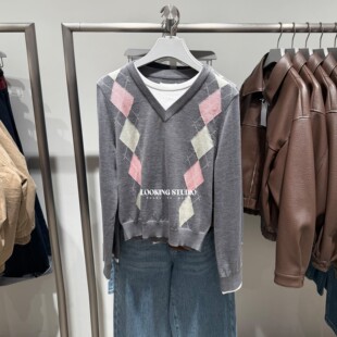 UR&DC2026春季新款都市假两件撞色菱格提花长袖针织衫女短款上衣