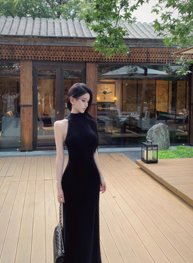 10/20 20:00jayky yang 针织挂脖连衣裙