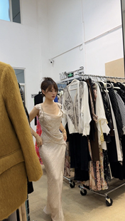 设计师品牌 夏罗罗 方领荡领吊带真丝斜裁连衣裙
