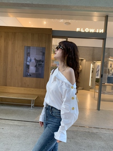 夏罗罗 设计师品牌 翻领金扣上衣 高智知性优雅 白衬衫bi入款