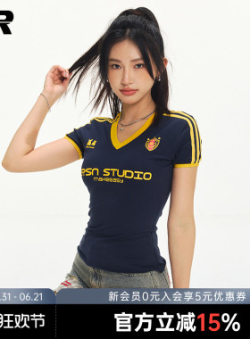 ER美式复古辣妹V领撞色印花短袖T恤女夏季运动修身显瘦高级感球衣