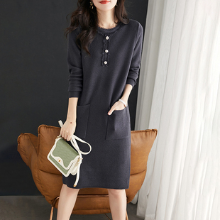 冬天打底针织洋装女秋冬款中长版直筒毛衣裙小个子配大衣的裙子