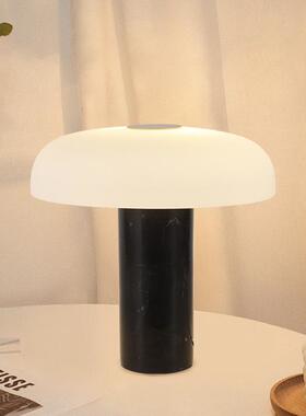 后现代简约床头台灯北欧轻奢风设计师样板房客厅卧室玻璃装饰台灯