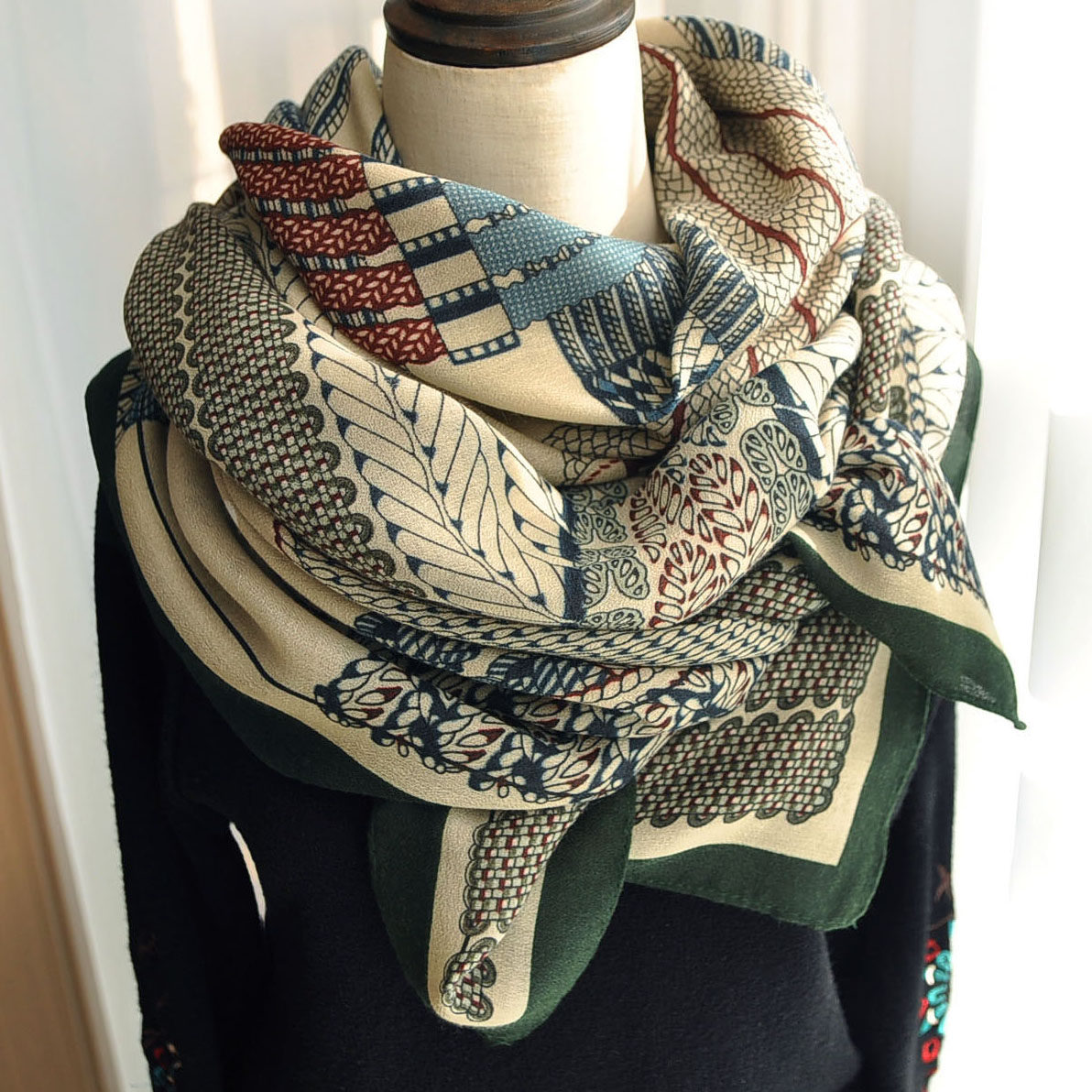 130大方巾民族风几何图案秋冬季百搭保暖复古丝巾围巾披肩氛围感