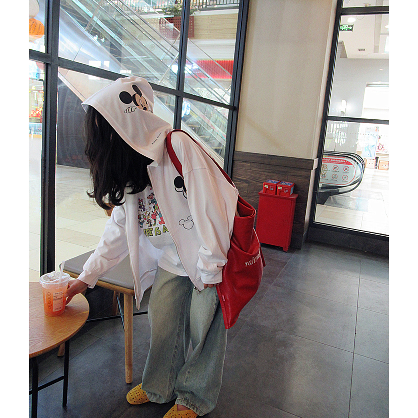 韩国童装女童连帽卫衣 2026春夏休闲百搭印花中大童薄款宽松外套