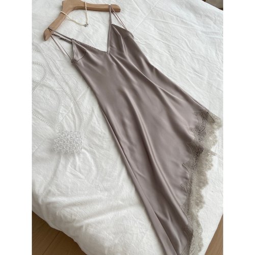 新款捡漏！非平替！国外商场399的缎面蕾丝连衣裙T699