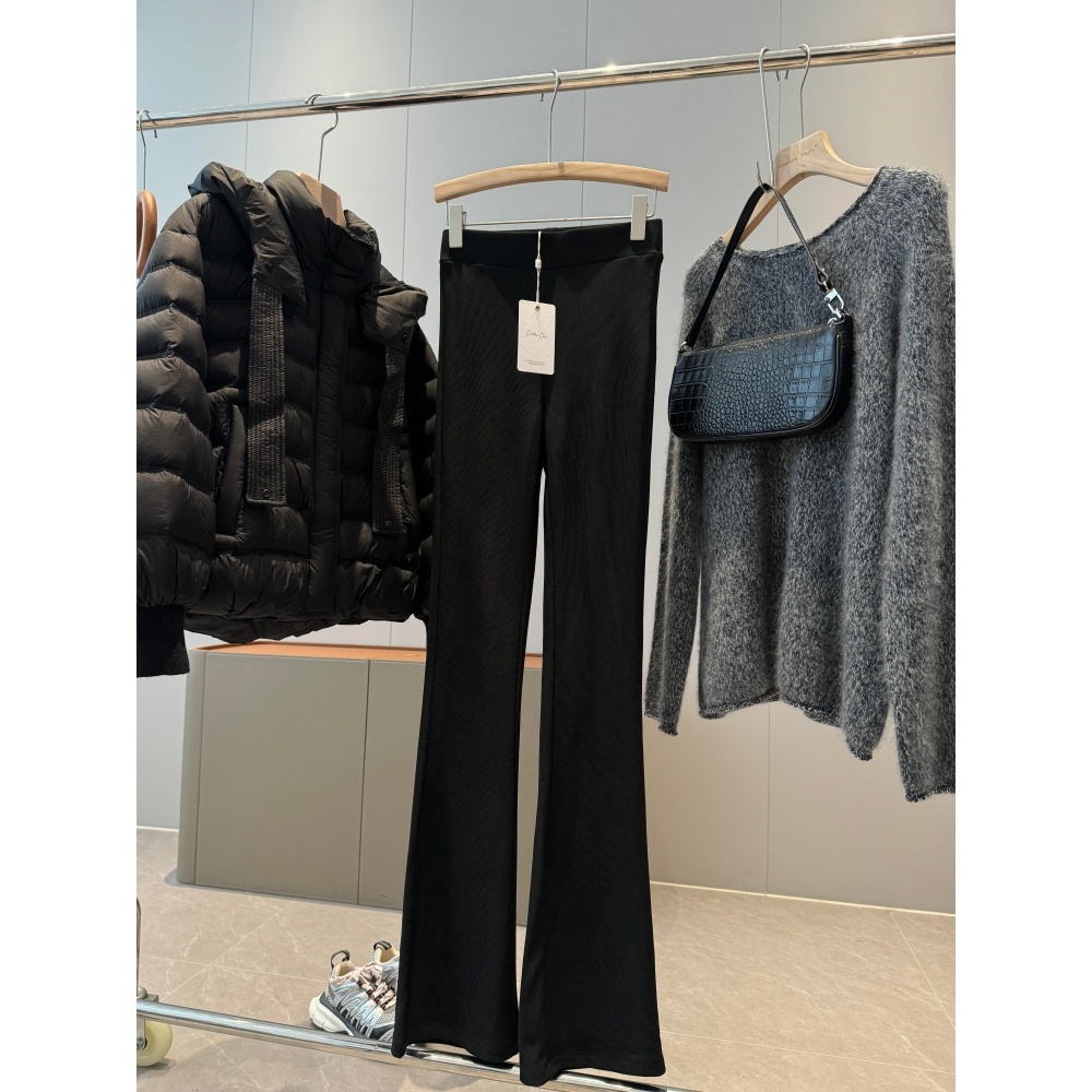 省两百多！几十块！国外商场280+修身微喇裤T196