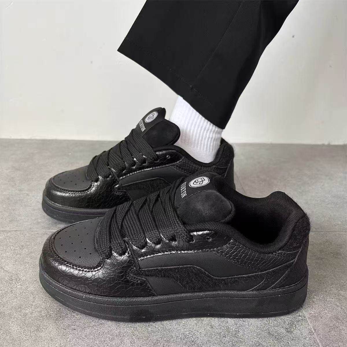 35-44男女款小众复古黑色滑板鞋新款时尚新中式街拍学生休闲鞋女