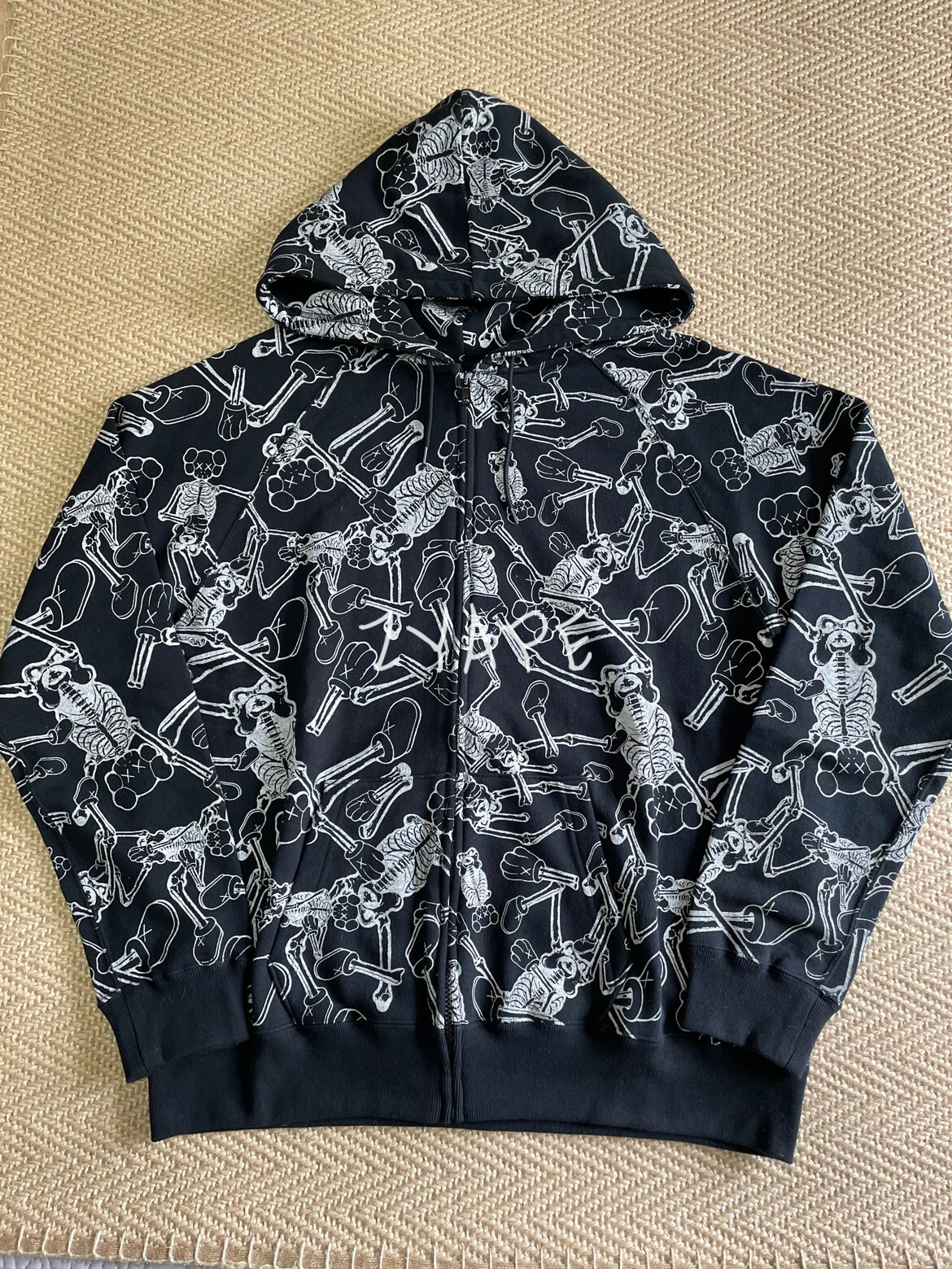 OriginalFake玩偶涂鸦连帽卫衣