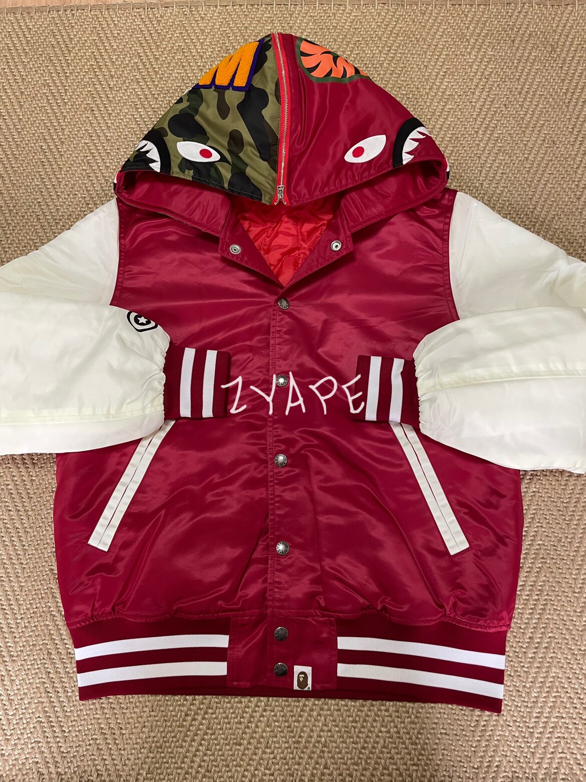 BAPE丝绸鲨鱼拼色棒球夹克