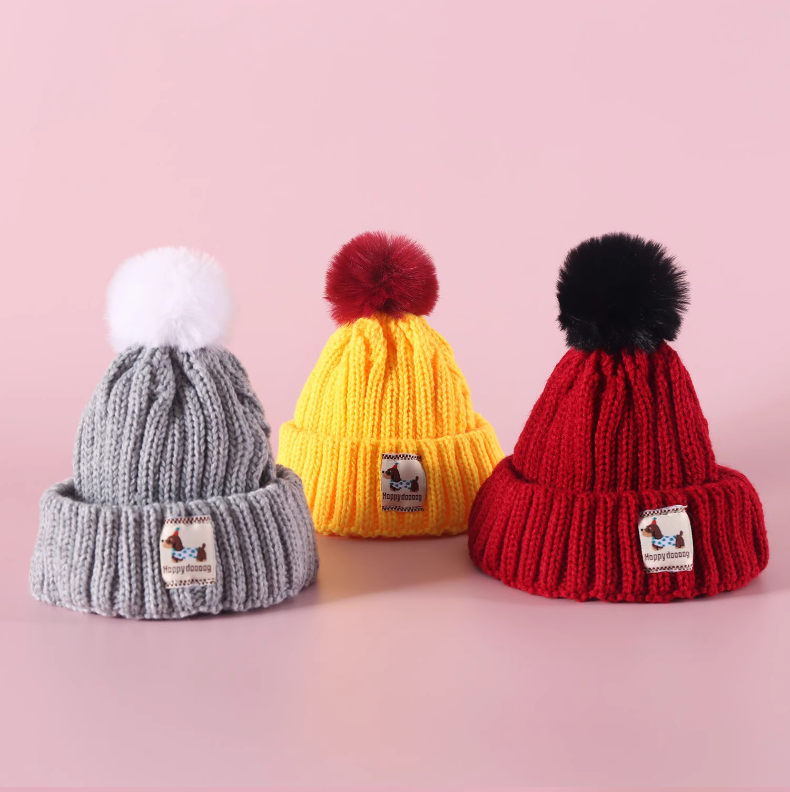 狗狗帽子冬露耳朵小型犬冬天毛绒帽子高颜值针织帽子加厚加绒外出