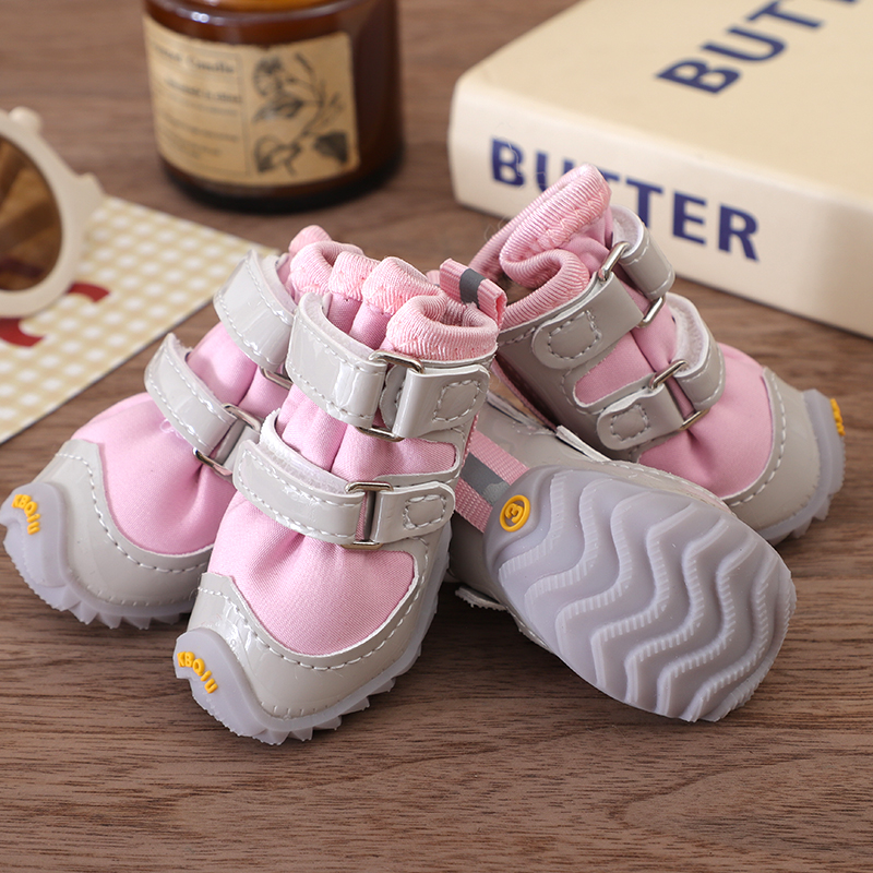 狗狗鞋子2025新款冬季小狗软底防掉保暖可调节宠物户外比熊散步鞋