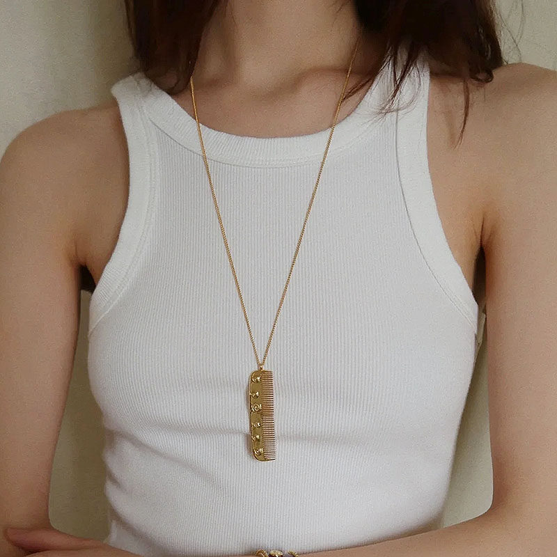 韩国向日葵欧尼同款金属小版梳子吊坠项链配饰女款2025新款毛衣链