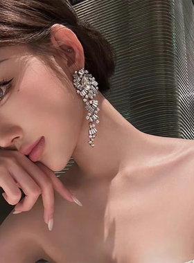 气质大女主风超闪水钻花朵耳环花瓣银针耳钉2025年新爆款长款耳夹