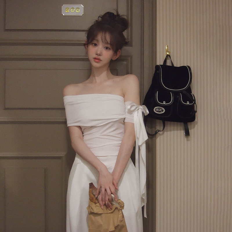 纯欲白月光系列系带一字肩T恤