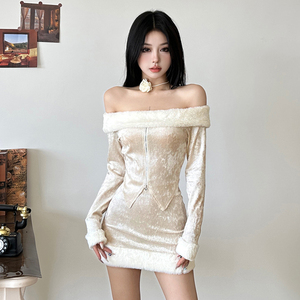 KLIOU 时尚辣妹风毛绒拼接不规则一字肩T恤显瘦高腰半身裙套装女