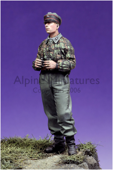 现货 Alpine 35042 SS Panzer Recon Officer 1/35