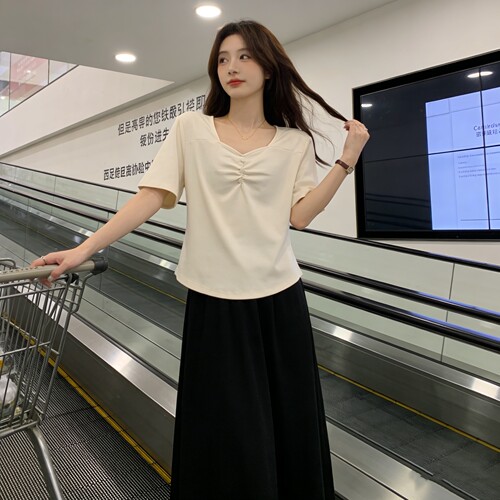 大码女装方领设计感T恤夏季胖MM显瘦遮肉小个子穿搭短袖百搭上衣