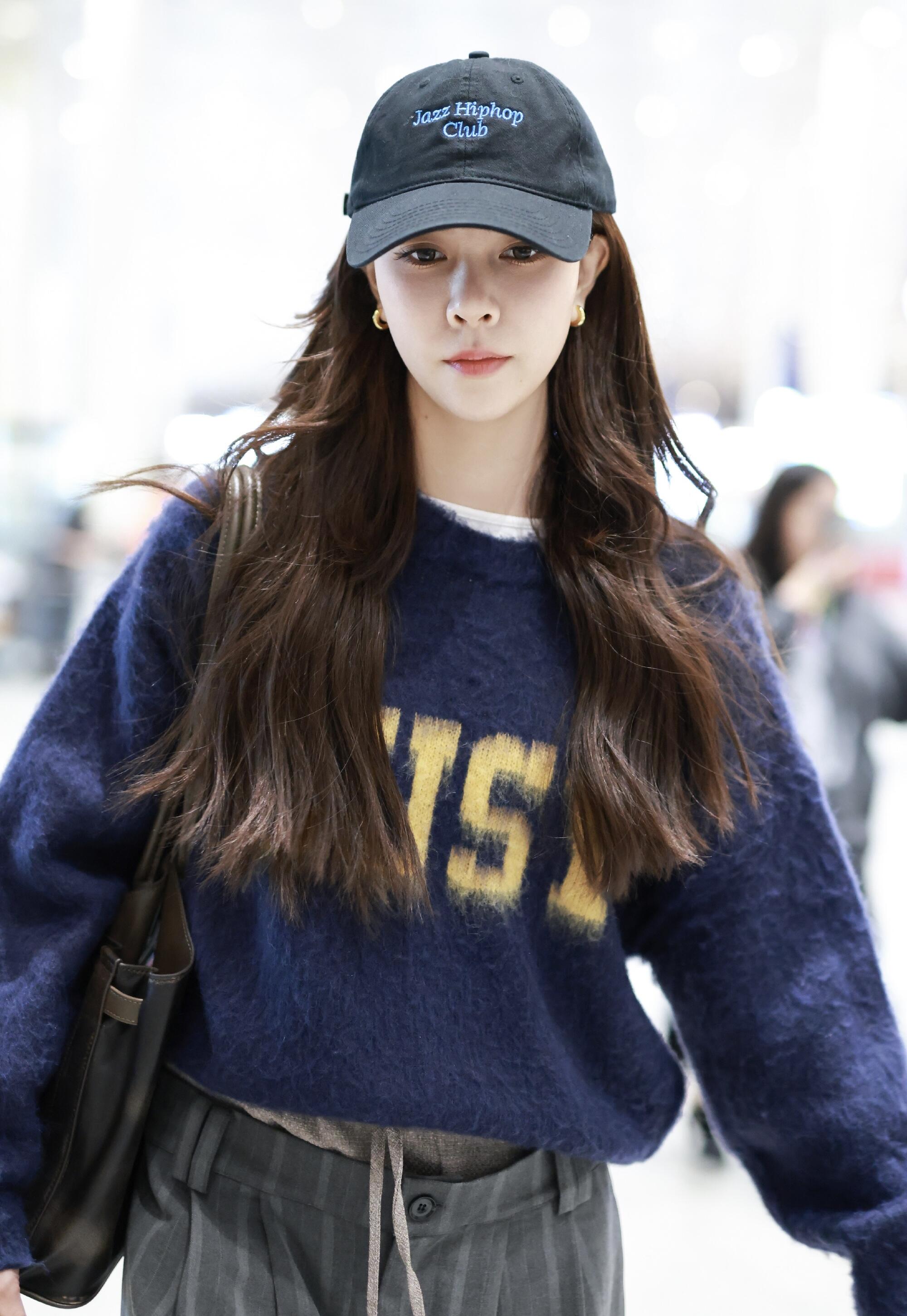 宋妍霏同款2025冬季新款复古显瘦撞色字母提花圆领针织毛衣