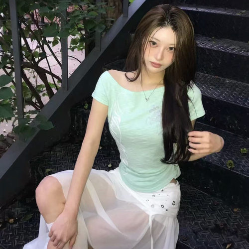 崔志宇金多绚同款韩国小众Midnightmove烫钻小马斜肩短袖T恤女潮