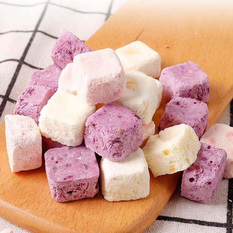 包邮冻干酸奶块网红食品零食水果干草莓黄桃蓝莓味果粒酸奶块散装