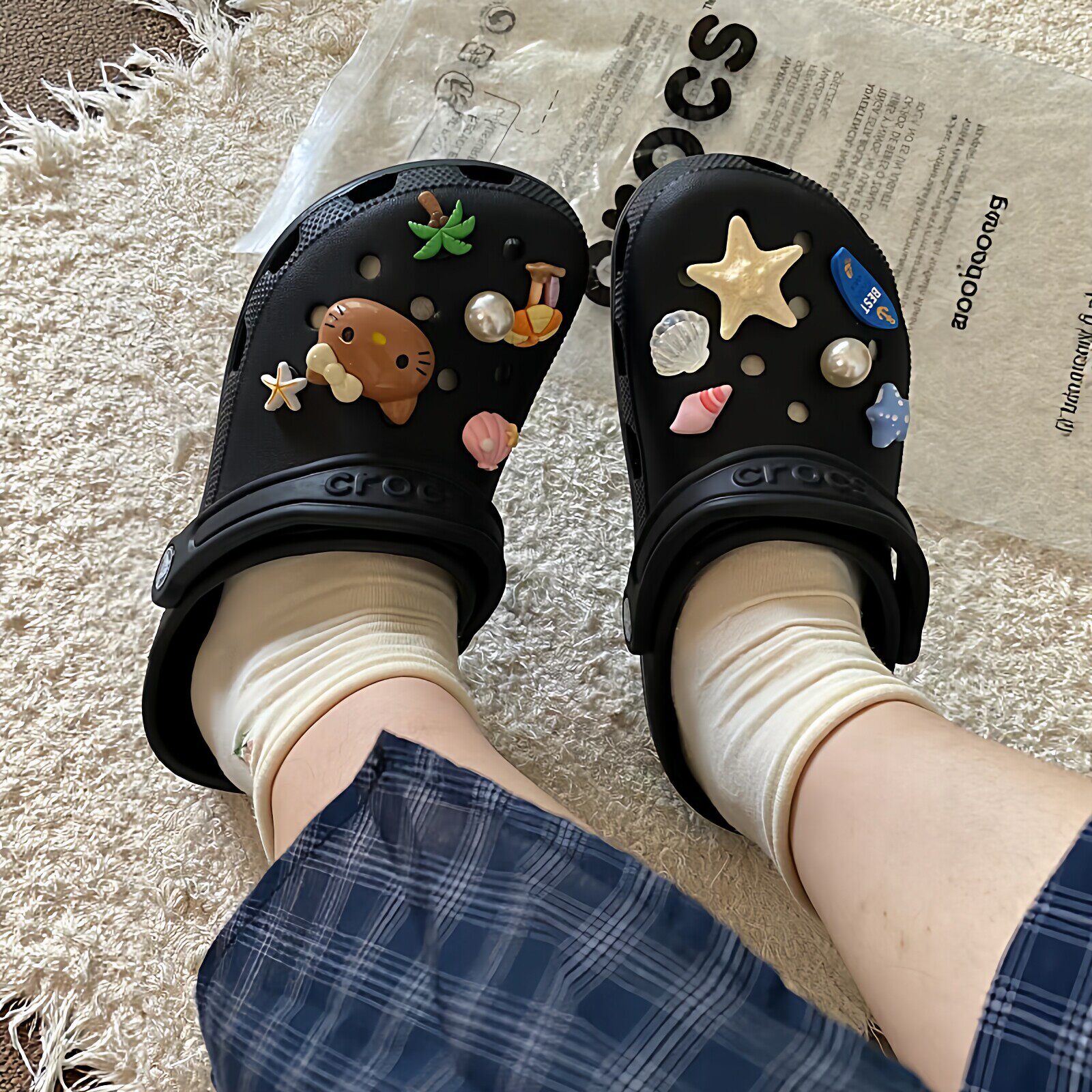 夏日黑皮kt猫鞋花可爱洞洞鞋适配crocs装饰鞋扣海边度假穿搭配饰
