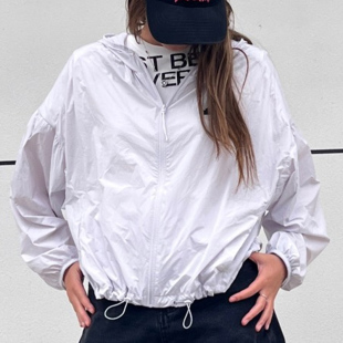 阿迪达斯风衣女子春夏防晒皮肤衣跑步训练休闲运动夹克外套IM8835