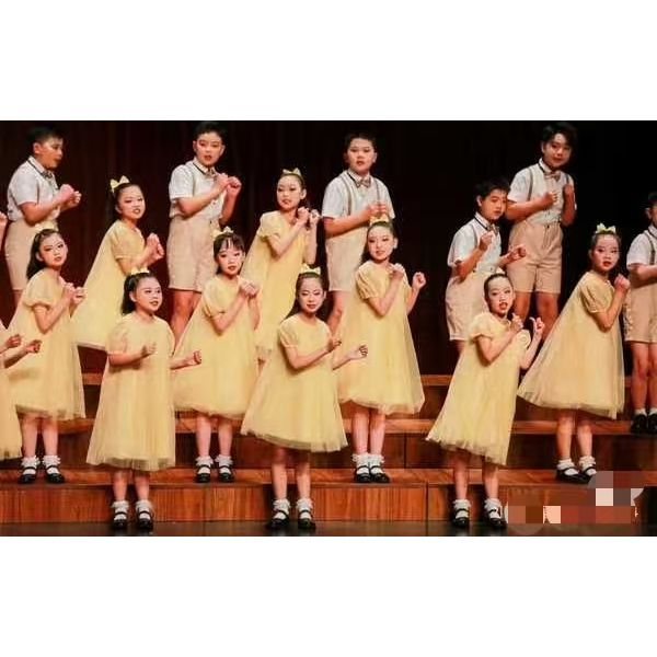 新款儿童大合唱演出服男女合唱团歌咏比赛服小学生诗歌朗诵表演服