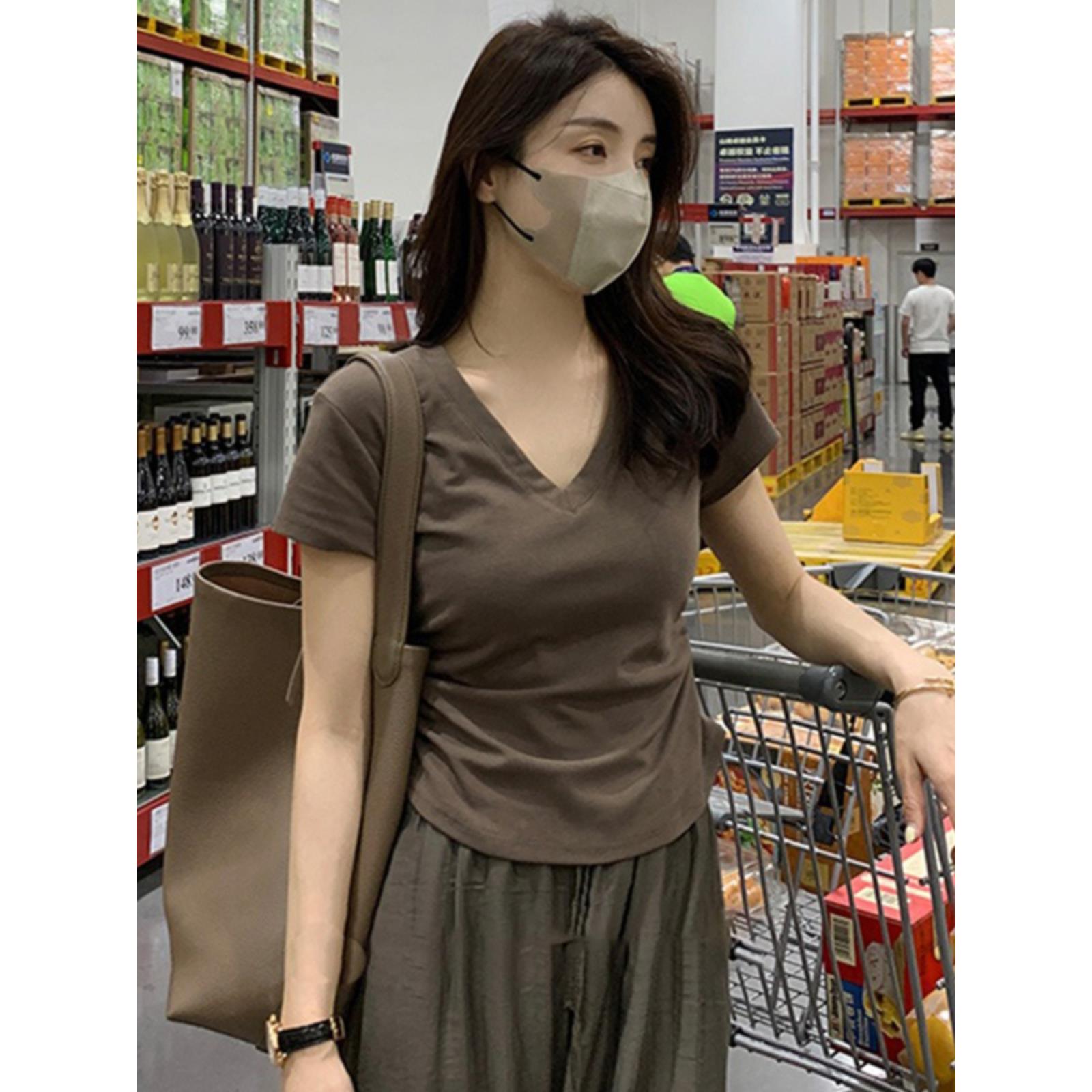 v领正肩短袖t恤女夏季2025新款设计感小众修身显瘦辣妹减龄短上衣