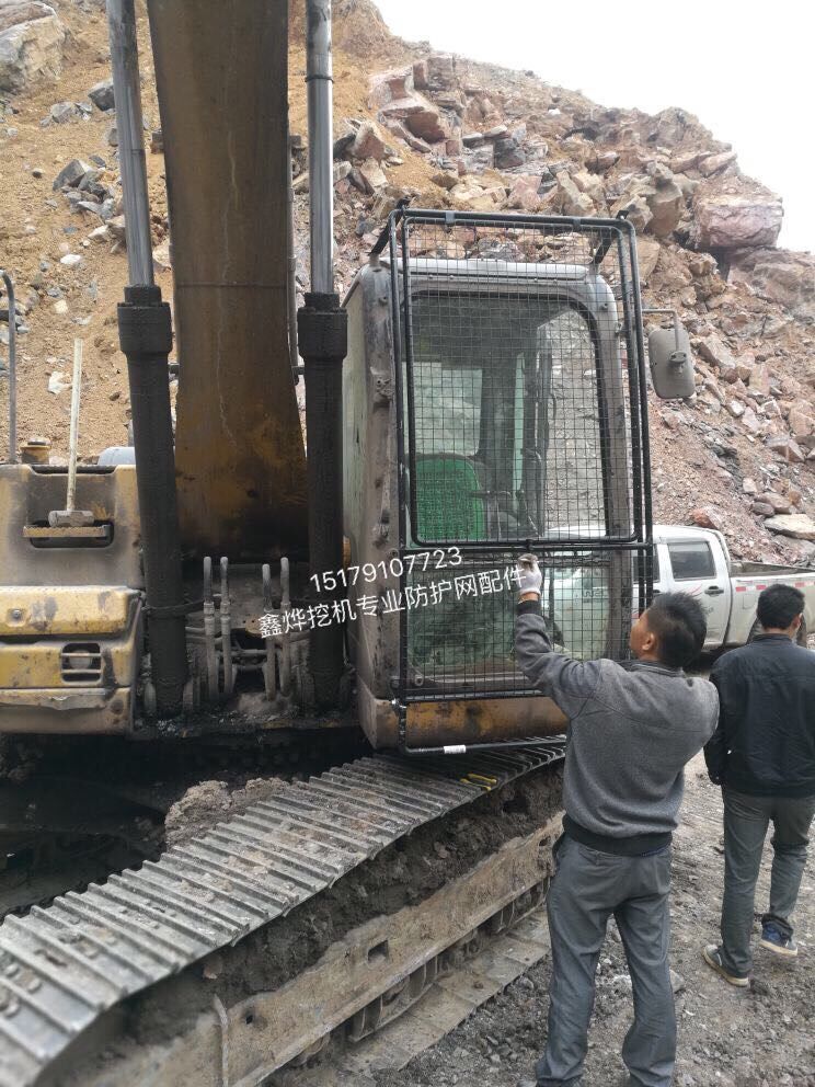 专业销售挖掘机前档玻璃防护网防爆网卡特349 336 312 320 324等