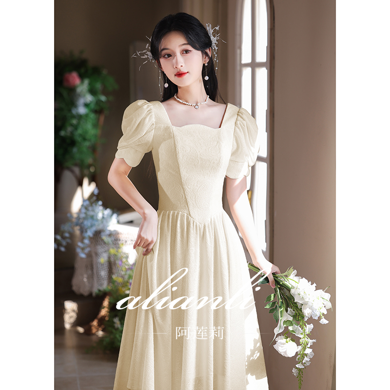 阿莲莉方领中长款香槟色小礼服女