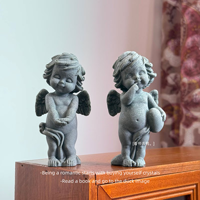 摆个丘比特爱神天使小宝宝