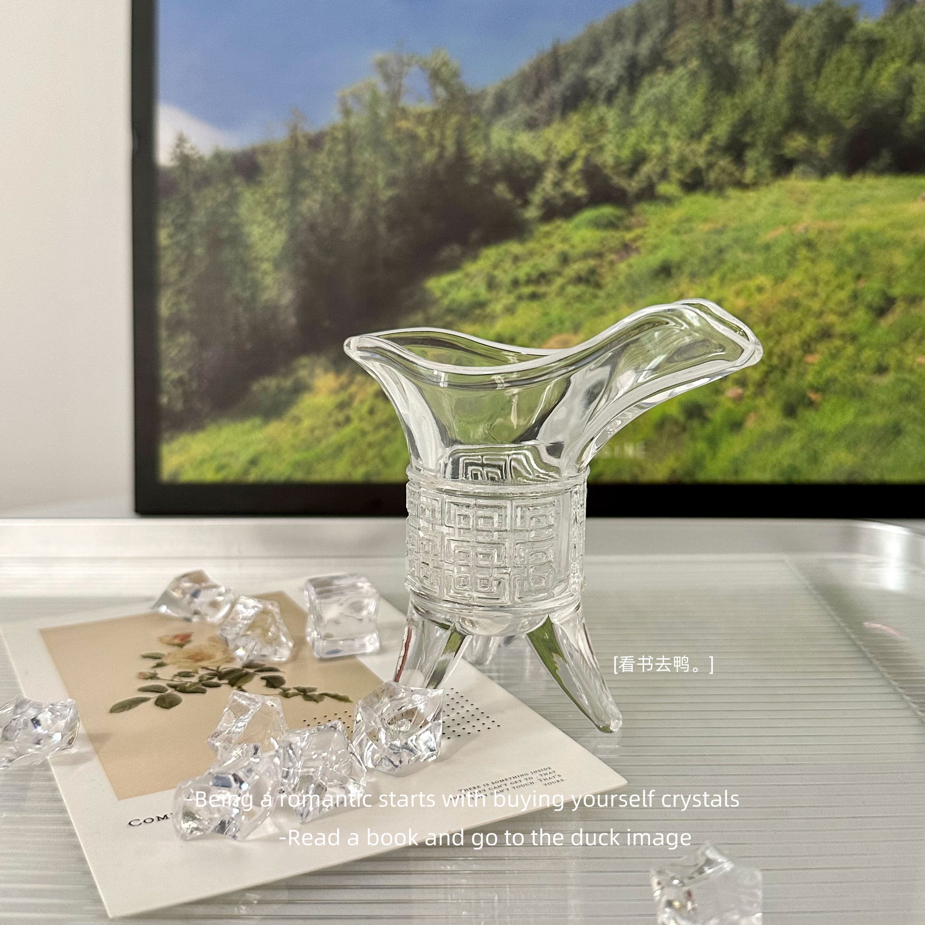 无聊了用帝王杯装杯奶茶