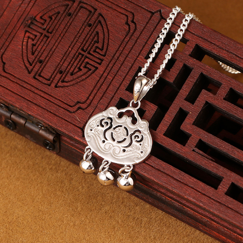 s925纯银古风铃铛如意锁项链女2024年新款中国风平安锁个性锁骨链