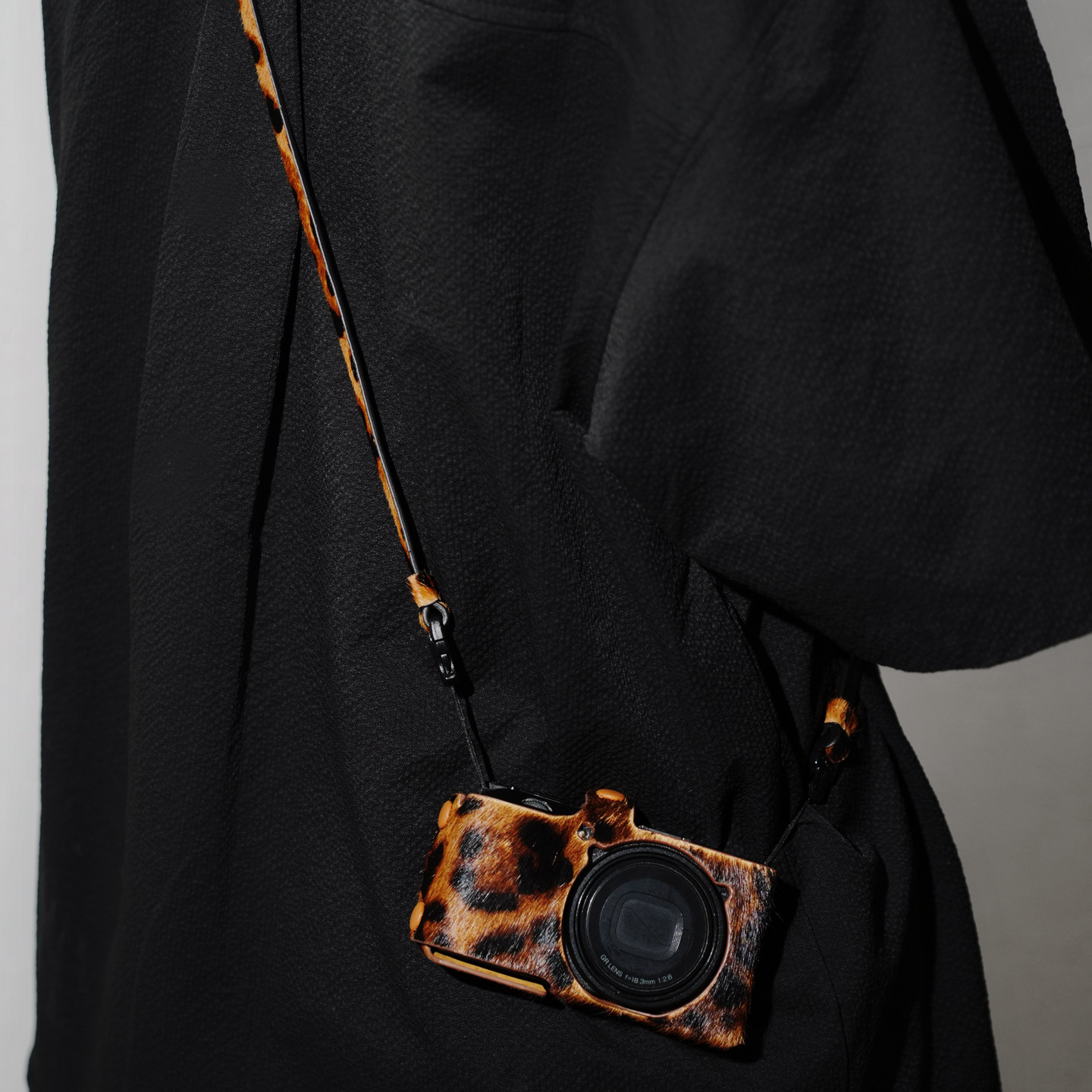 cam-in马毛皮GR3 GR3X细绳真皮相机背带快拆理光GR4黑卡G7X肩带