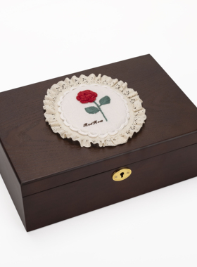 Sofis高档首饰盒收纳盒带锁大容量刺绣花朵装饰木质储物盒精致