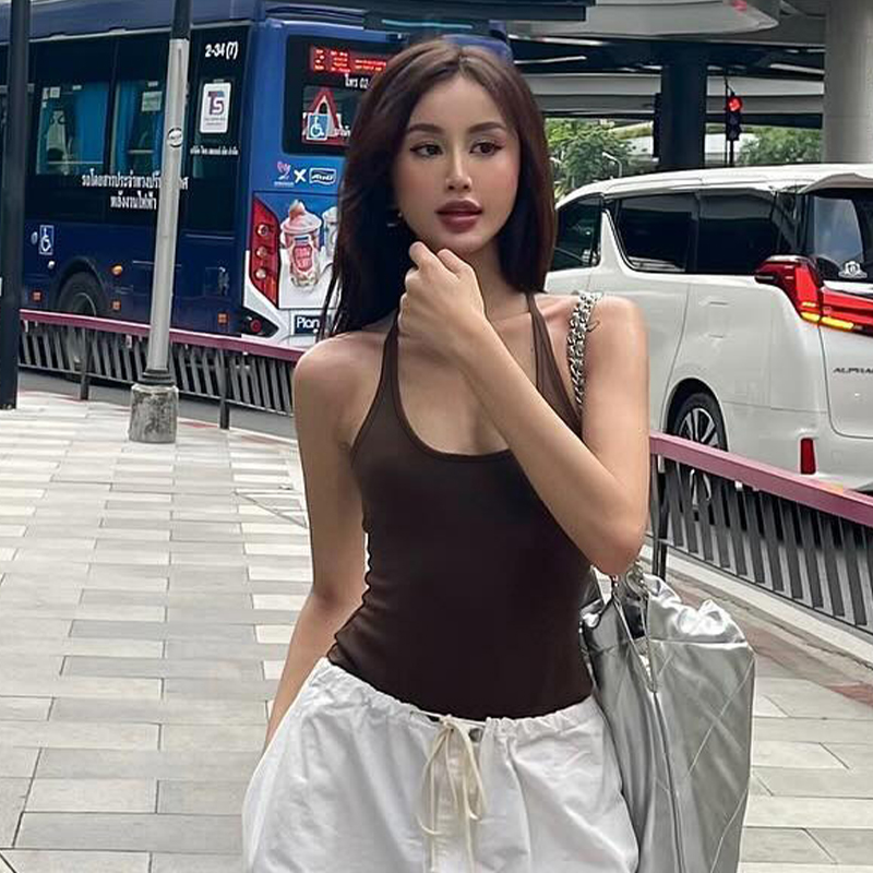 性感辣妹基础款吊带背心