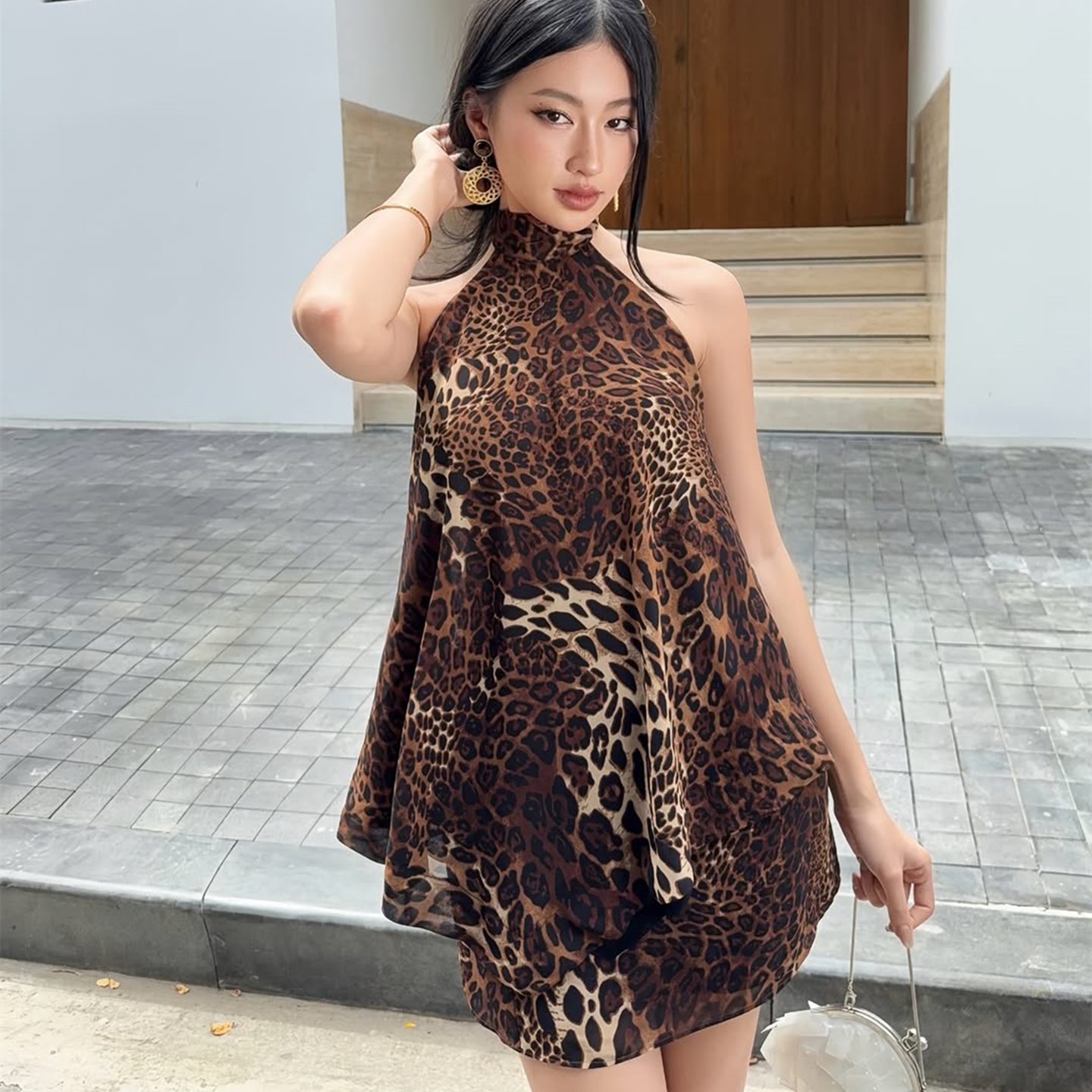 时尚豹纹绑带露背短裙套装