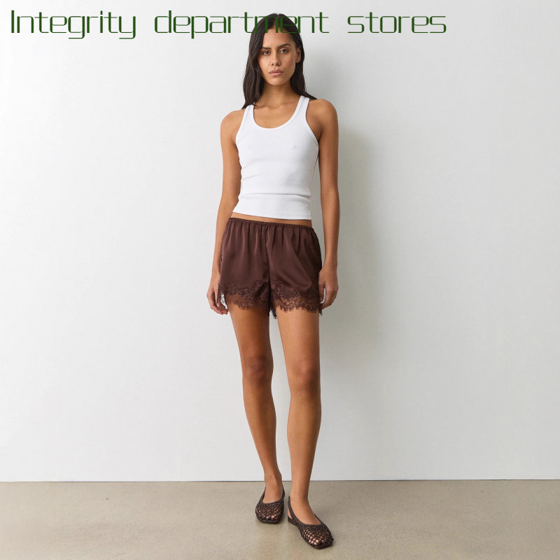 V-neck sexy lace cutout off-shoulder top色丁拼接三分短裤休闲