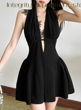 Sexy lace patchwork slim fit dress风秋季纯色挂脖深领蕾丝拼接