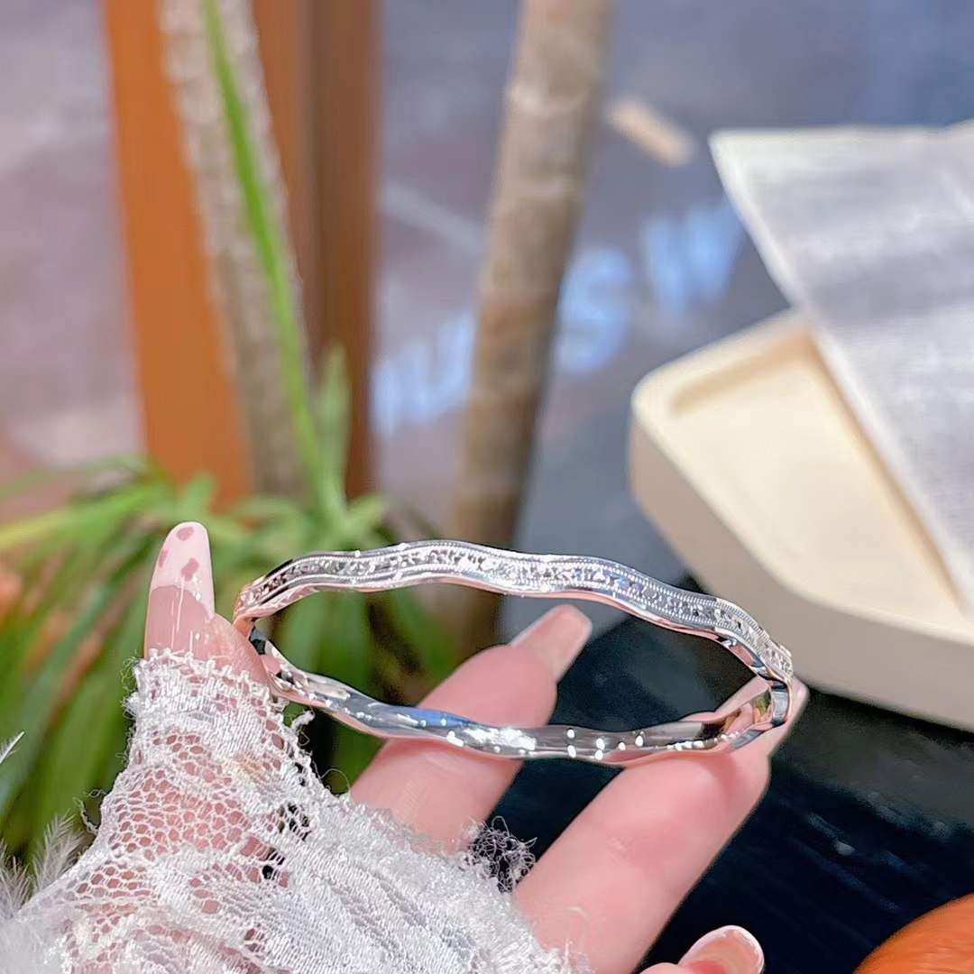 足银手镯波浪碎冰冰手环国风设计轻奢镶钻手镯女简约时尚银饰手环,饰品/流行首饰/时尚饰品新,银饰手镯,淘宝优惠券,粉丝福利购,淘宝优惠卷