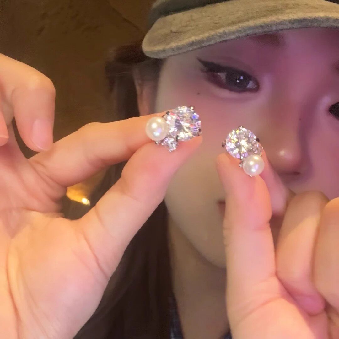 【下单立减50】铜合金耳饰小灯泡爆闪锆石珍珠耳骨夹无耳洞耳夹HX