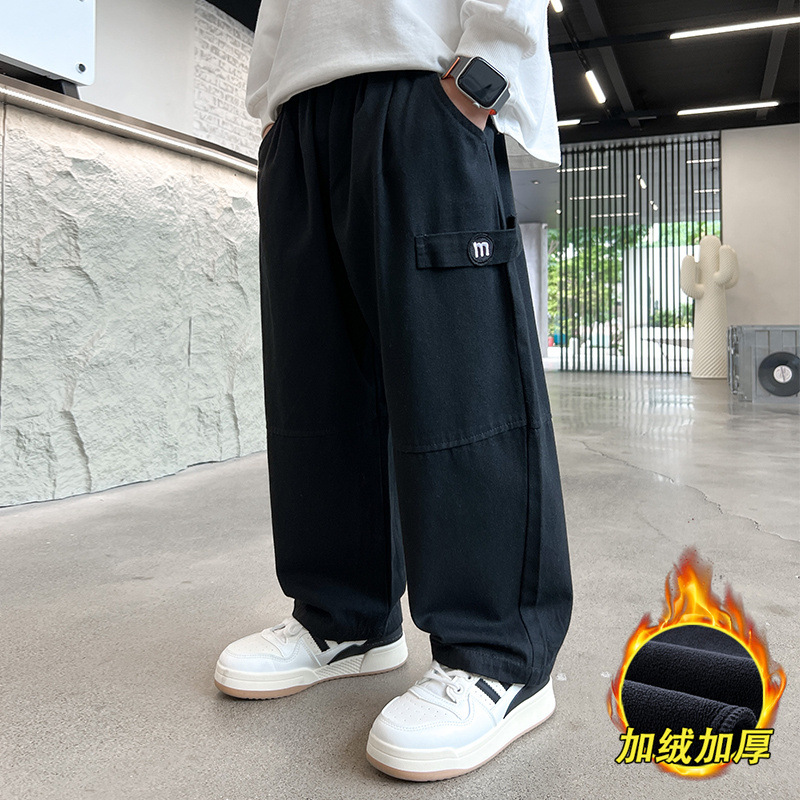 潮牌男童宽松直筒加绒加厚工装裤冬装新款2025儿童裤子中大童长裤