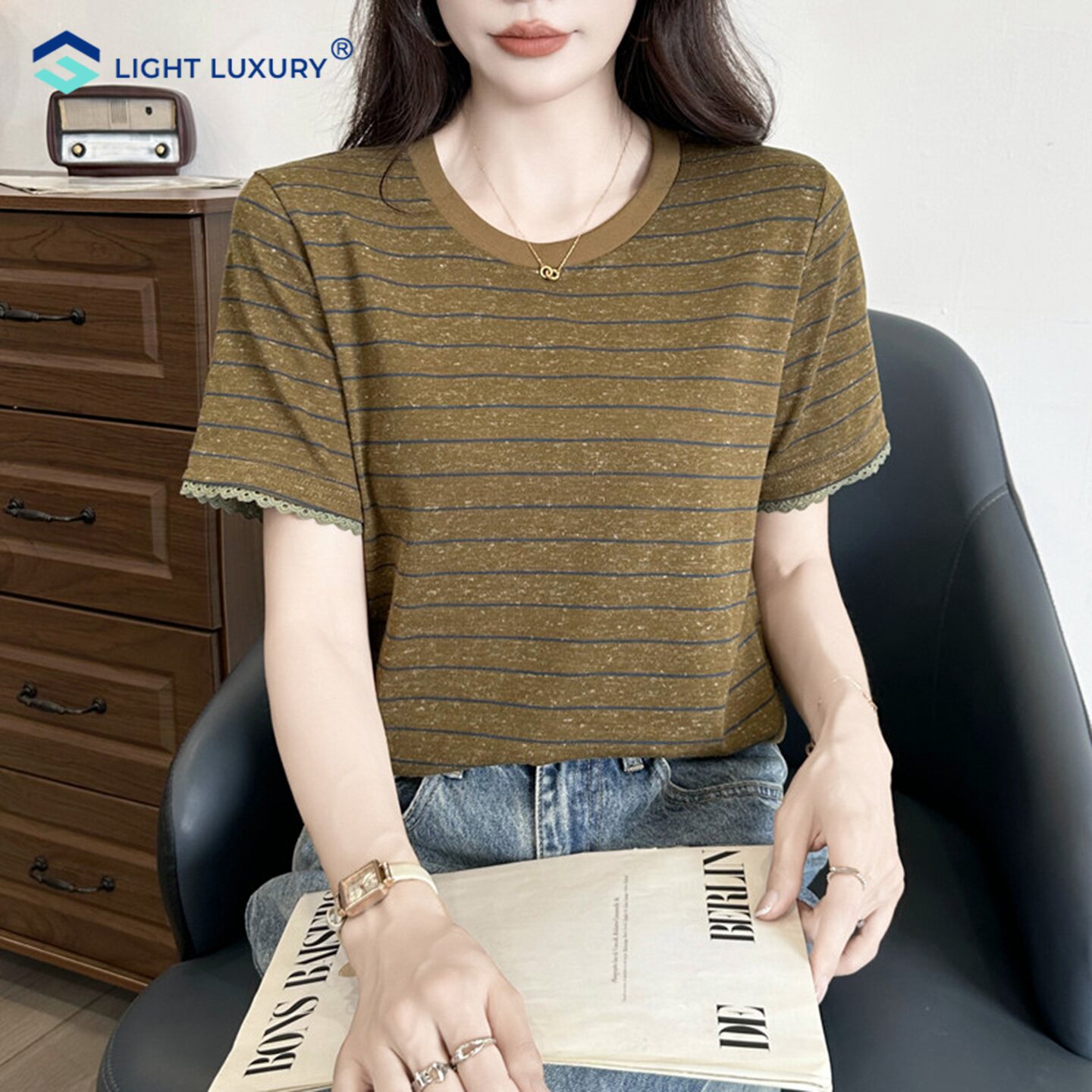 蕾丝边宽松短袖T恤女透气减龄衣